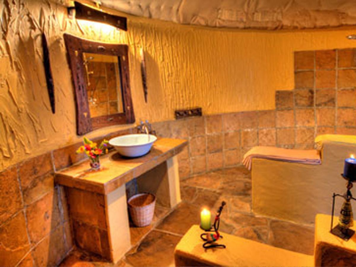 Rhino Watch Safarilodge Mweiga Habitación foto