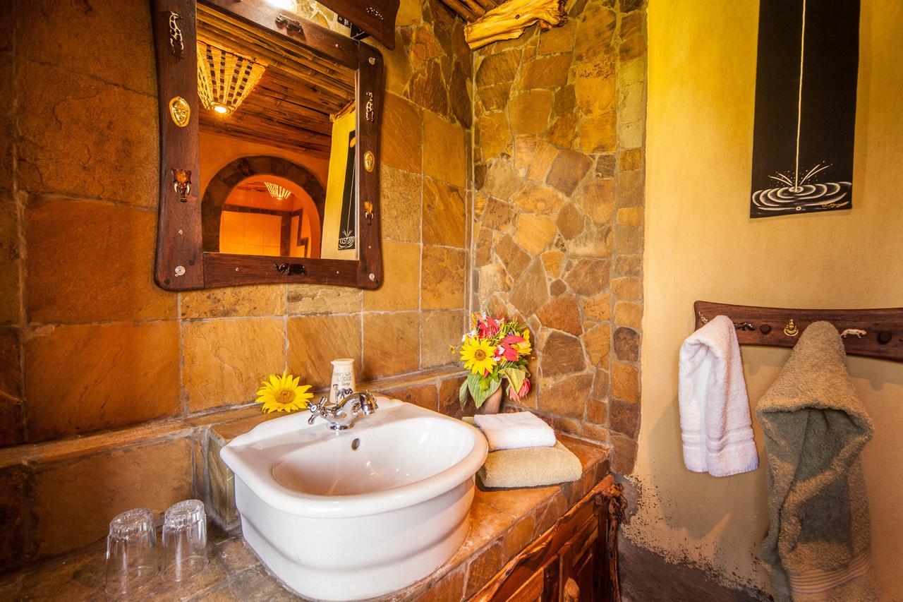 Rhino Watch Safarilodge Mweiga Habitación foto